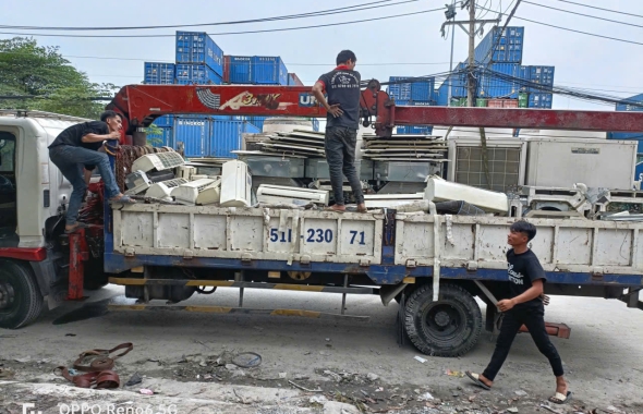 Hình ảnh vẫn chuyển máy lạnh cũ tại kho bãi Gò Vấp 